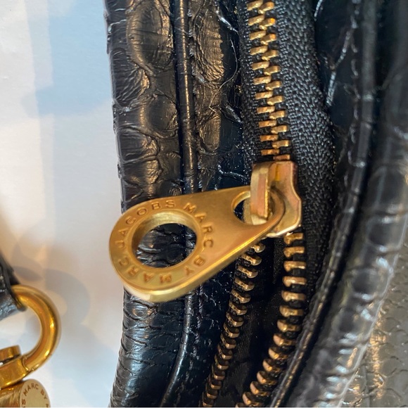 Marc Jacob Crossbody PVC Snakeskin Print EUC - Picture 8 of 11
